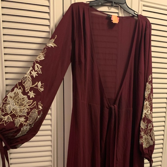 Burgundy floor dress - Picture 1 of 5